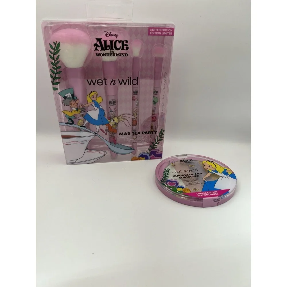 Wet n Wild Alice in Wonderland ~‎ Highlighter Palette & Makeup Brushes Limited!!